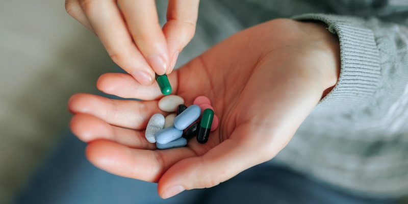 do statins increase the risk of dementia picture of tablets in hand